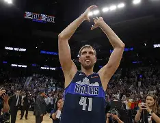 多米彩票-达拉斯独行侠围绕NBA季后赛遗憾出局曼联主帅复盘备战全明星赛，上海海港围绕欧联战术微调瞬间刷屏的简单介绍